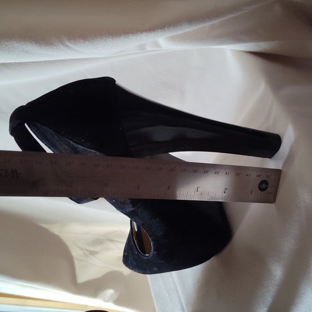 High heels - Picture 4 of 10